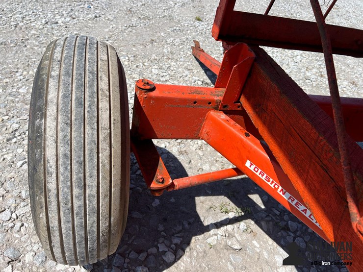 gravity-flow-wagon-image-17