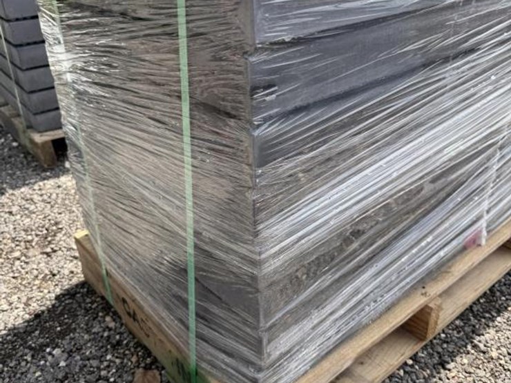 #161-•-textured-stone---dark-gray---24"-x-24"-image-3