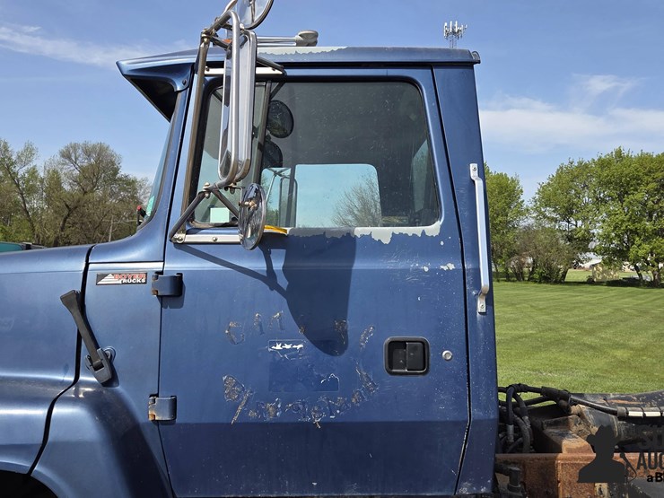 1994-ford-l8000-image-10