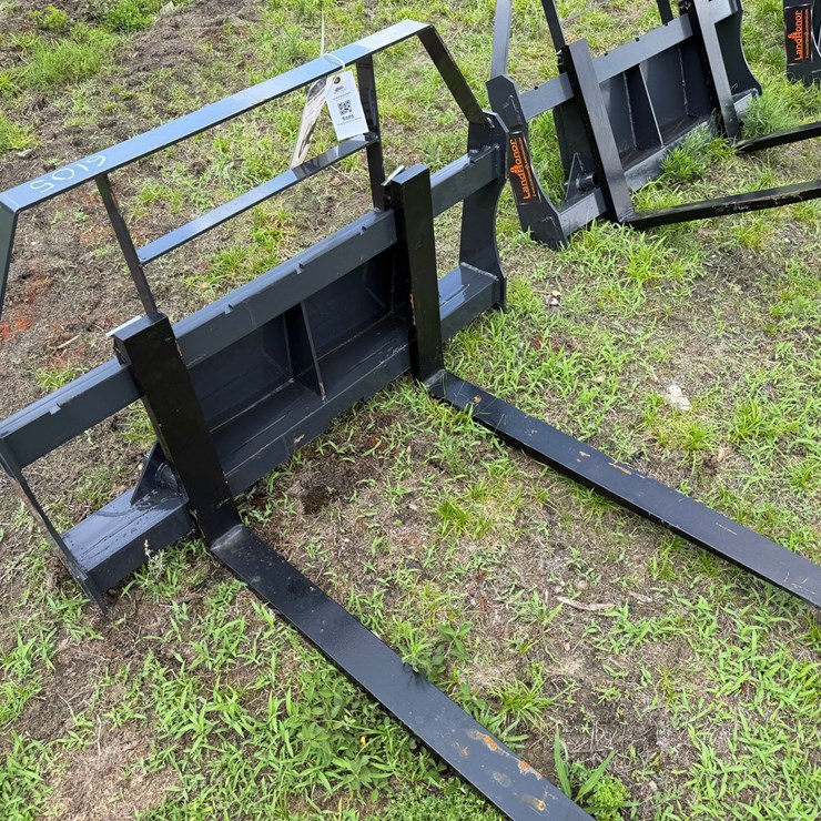 #6105 • Mini Skid Steer Pallet Fork Frame