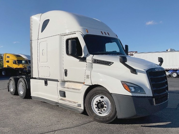 2022-freightliner-cascadia-126-image-1