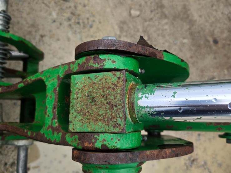 john-deere-6105d-image-78