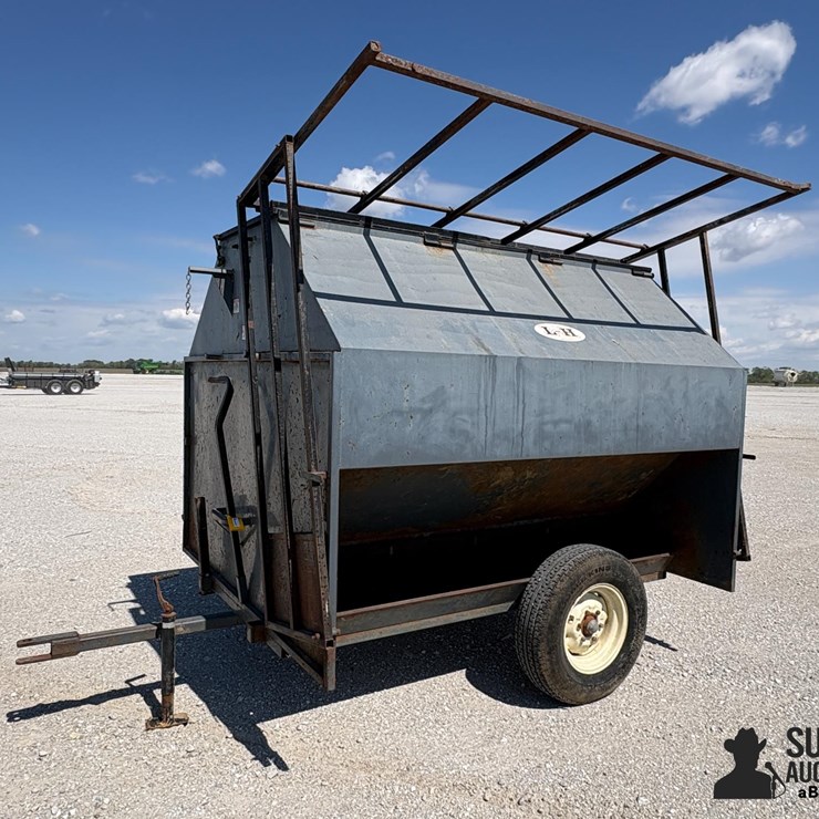 L-H Livestock Creep Feeder