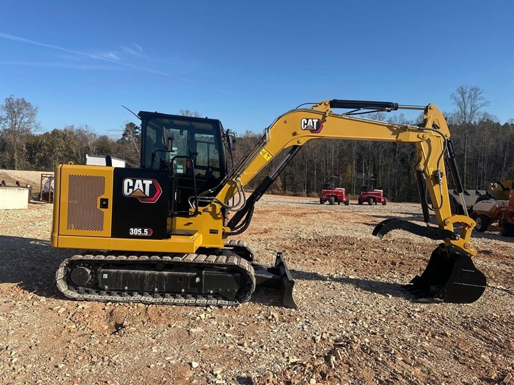 2025-caterpillar-305.5-image-2