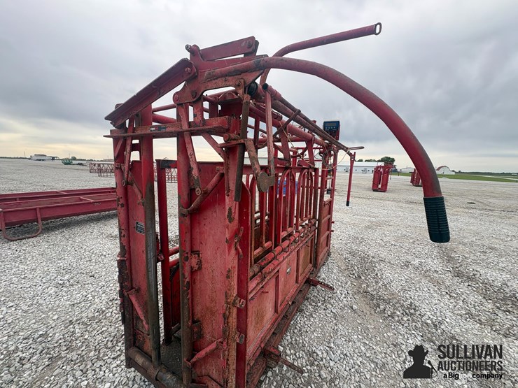 stronghold-cattle-chute-image-13