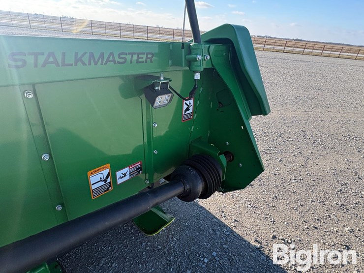 2021-john-deere-c8r-image-17