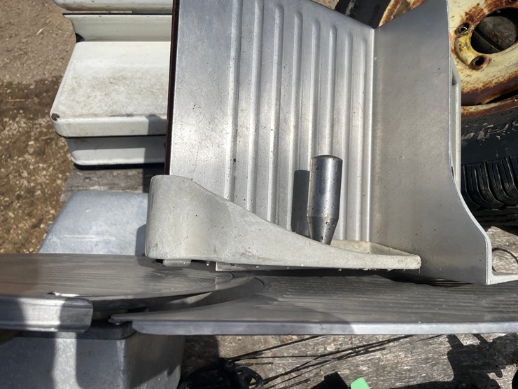 #2138-•-12"-hobart-meat-slicer-image-5