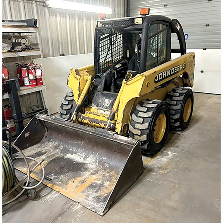 2000 JOHN DEERE 250