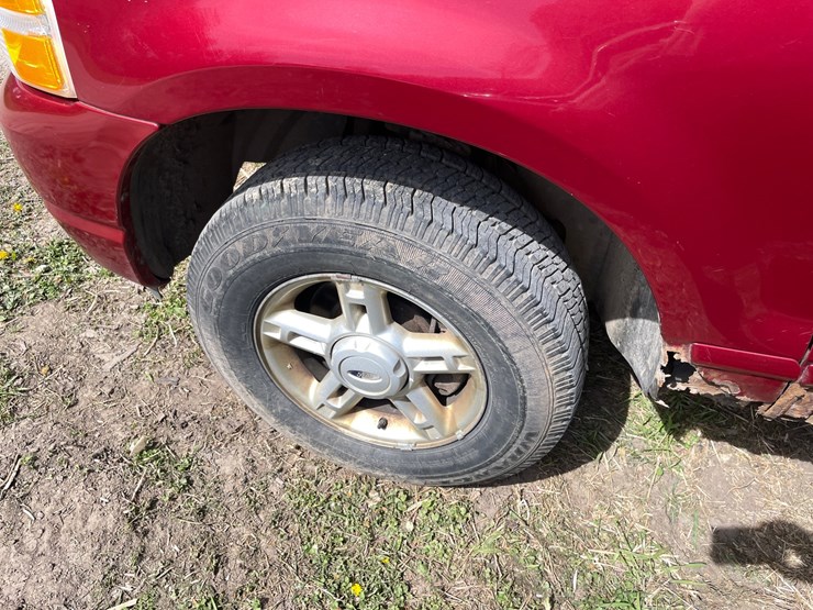 2005-ford-explorer-image-10