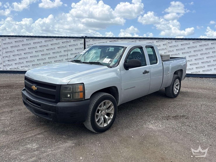 2012-chevrolet-silverado-1500-image-1