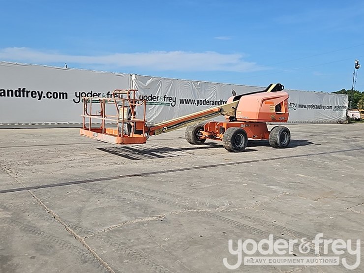 2018-jlg-400s-image-2