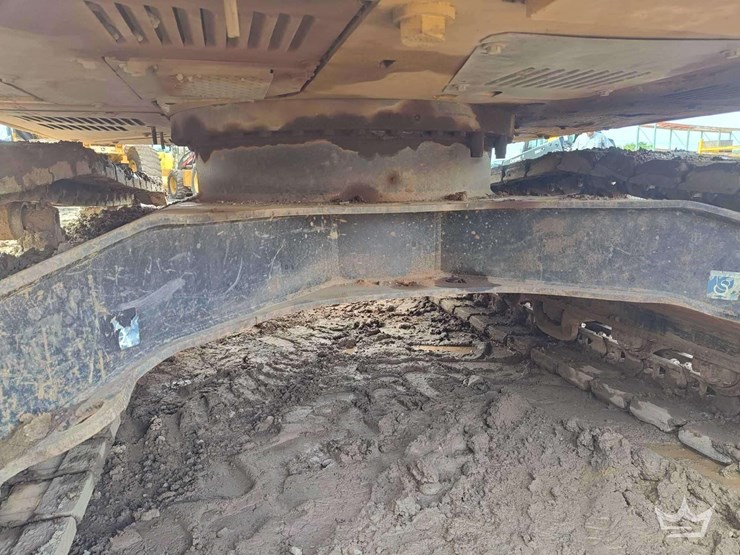 2020-deere-135g-image-26