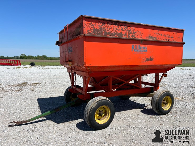 kilbros-350-gravity-flow-wagon-on-jd-running-gear-image-1