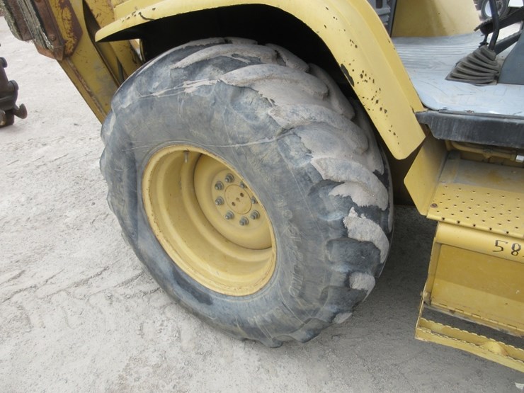 2022-caterpillar-416c-image-29