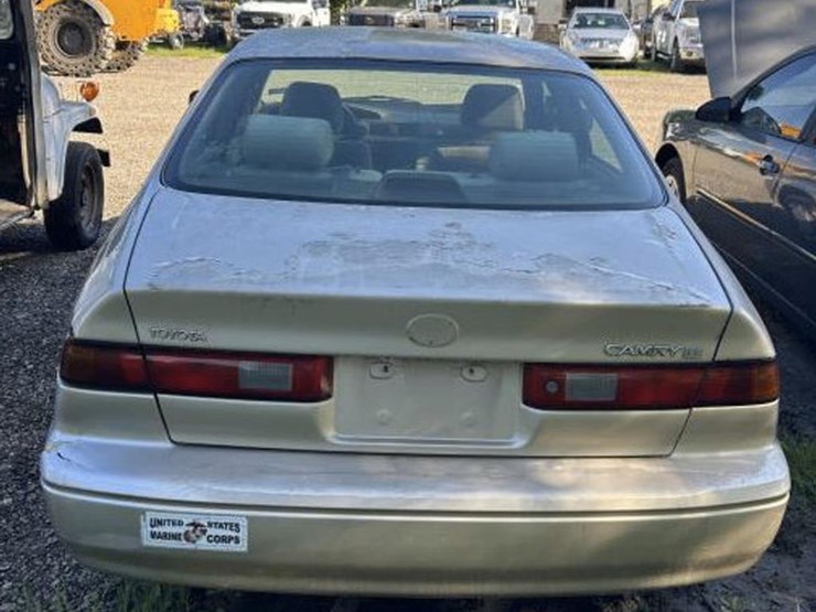 #3-•-1999-toyota-camry-image-7