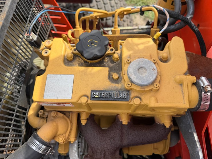 caterpillar-28-image-7