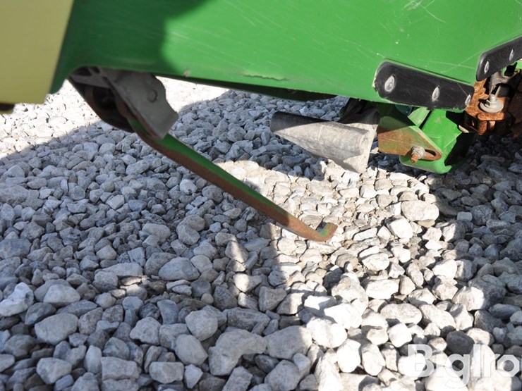 2023-john-deere-c18f-image-11