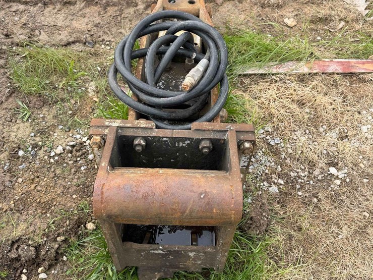 hydraulic-hammer-attachment-image-2