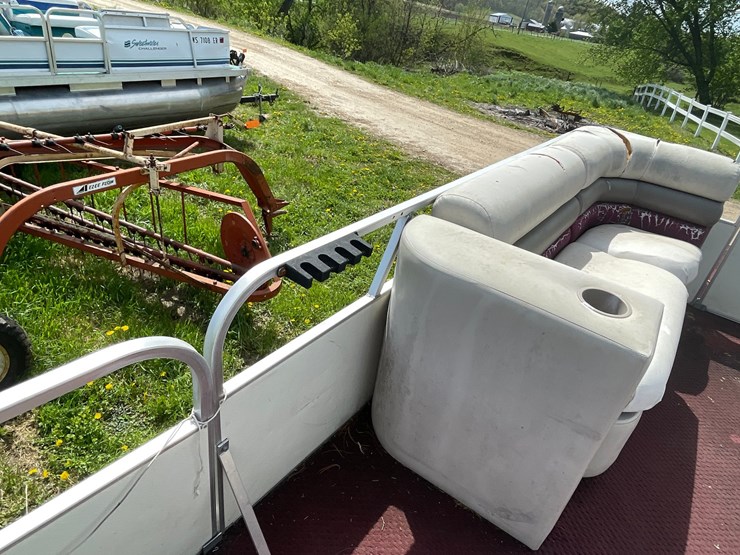 #2103-•-1990-kennedy-24'-supreme-pontoon-and-trailer-(has-wi-title)-image-29