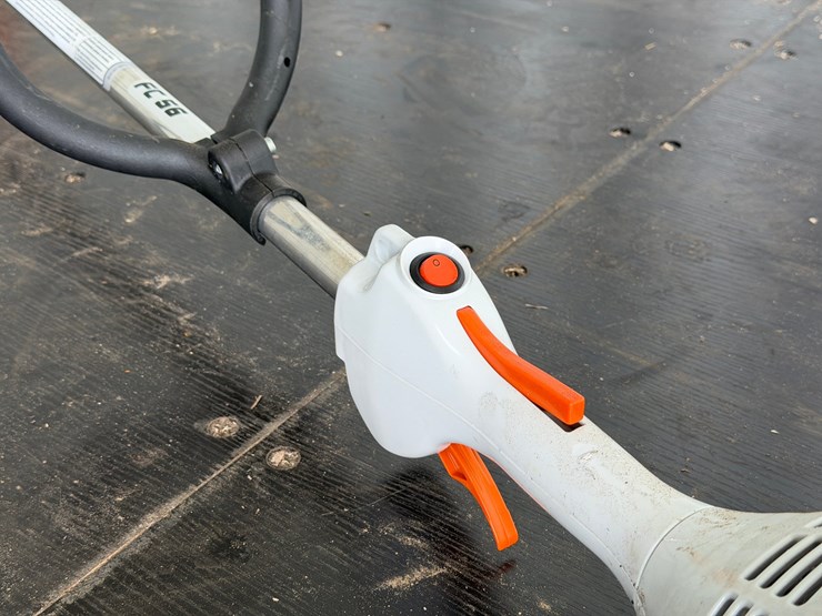 #6023-•-stihl-fc56-edger-image-2