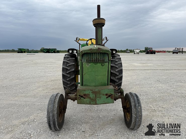 john-deere-4010-image-2