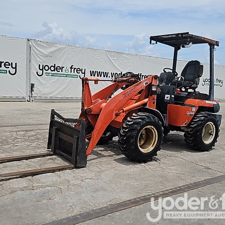 KUBOTA R520S