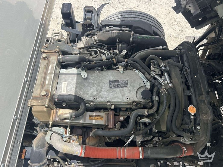 2020-isuzu-nrr-image-9