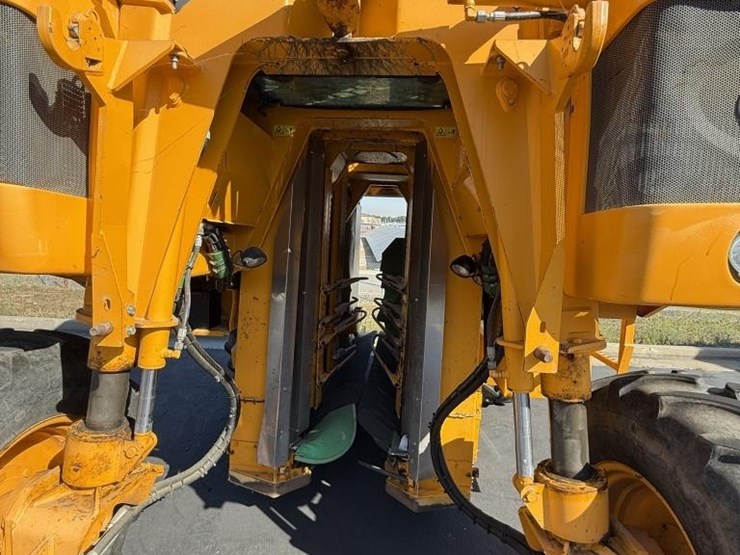 2016-gregoire-g8.260-double-bin-grape-harvester,-image-9