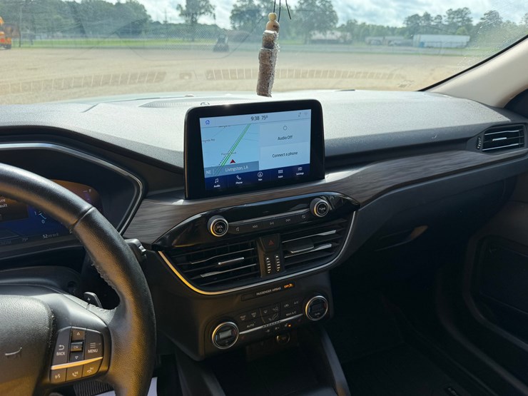 2020-ford-escape-image-8