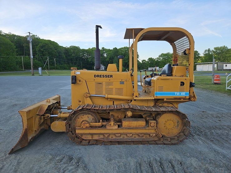 1985-dresser-td-8e-crawler-dozer-image-2