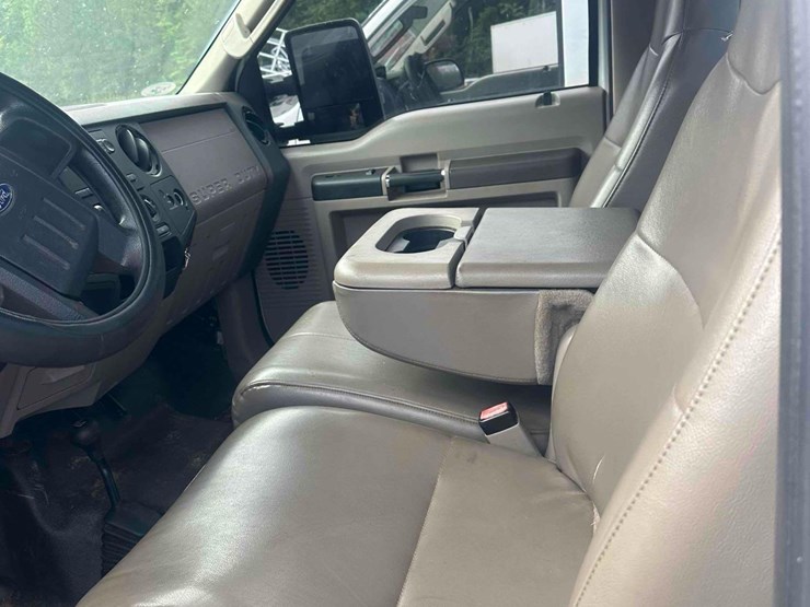 2008-ford-f250-xl-image-11