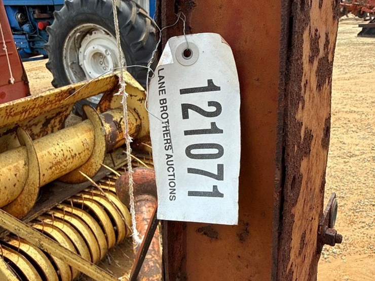 new-holland-717-image-8