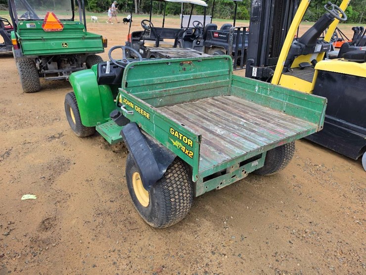 john-deere-gator-image-2
