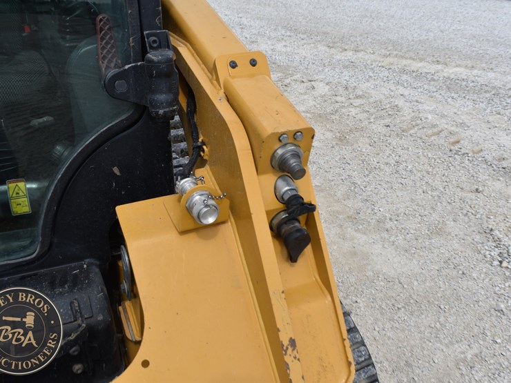 2023-caterpillar-259d3-image-15