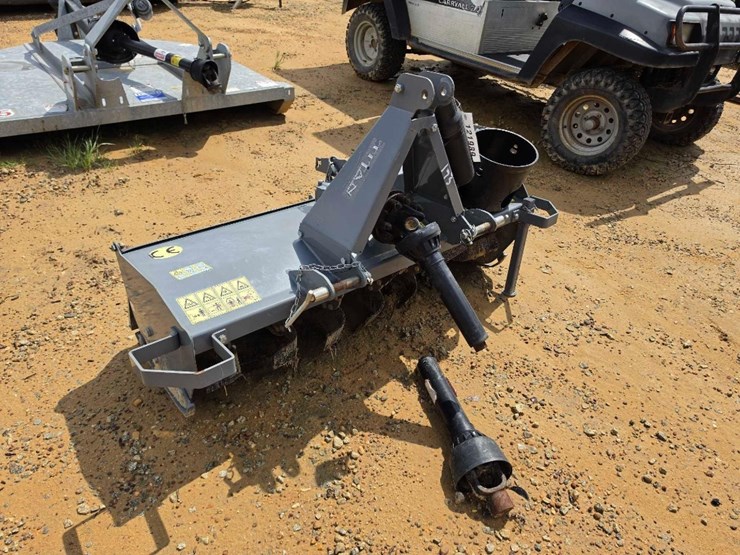 173---titan-20493pt-hitch-tiller-image-4