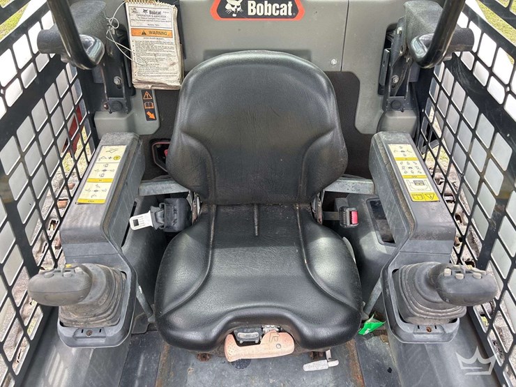 2021-bobcat-t64-image-19