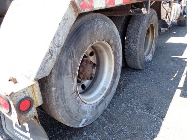 2015-mack-granite-gu813-image-68
