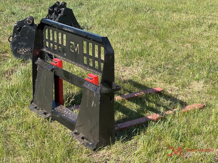 heavy-duty-m5-pallet-forks-image-2