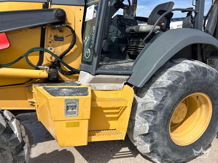 deere-410l-image-9