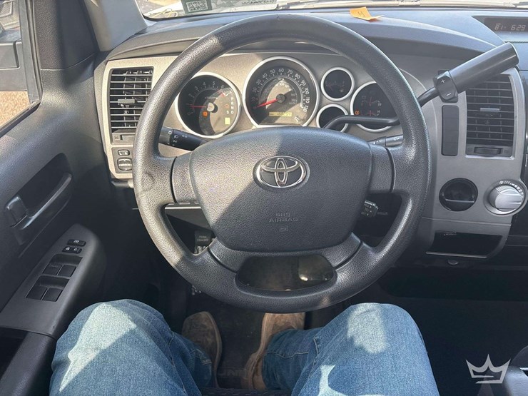 2011-toyota-tundra-image-13