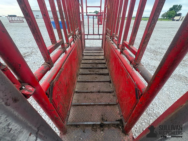 stronghold-cattle-chute-image-14