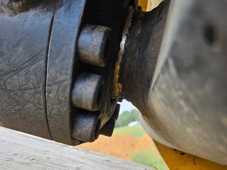 2017-caterpillar-336f-image-101