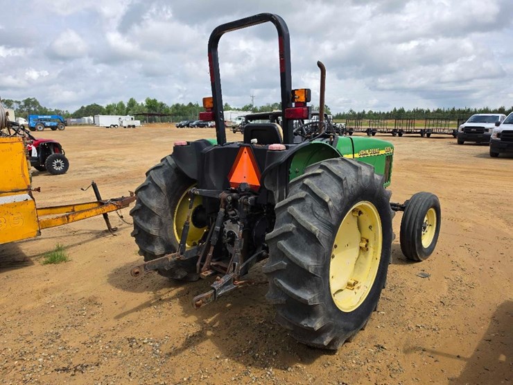 john-deere-5205-image-3