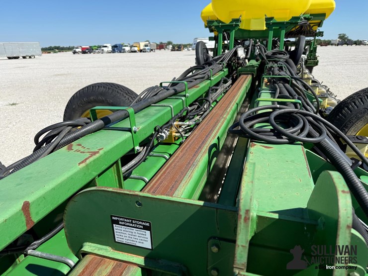 2011-john-deere-1770-image-17