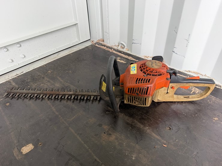 #6081-•-stihl-hs48-hedge-trimmer-image-1
