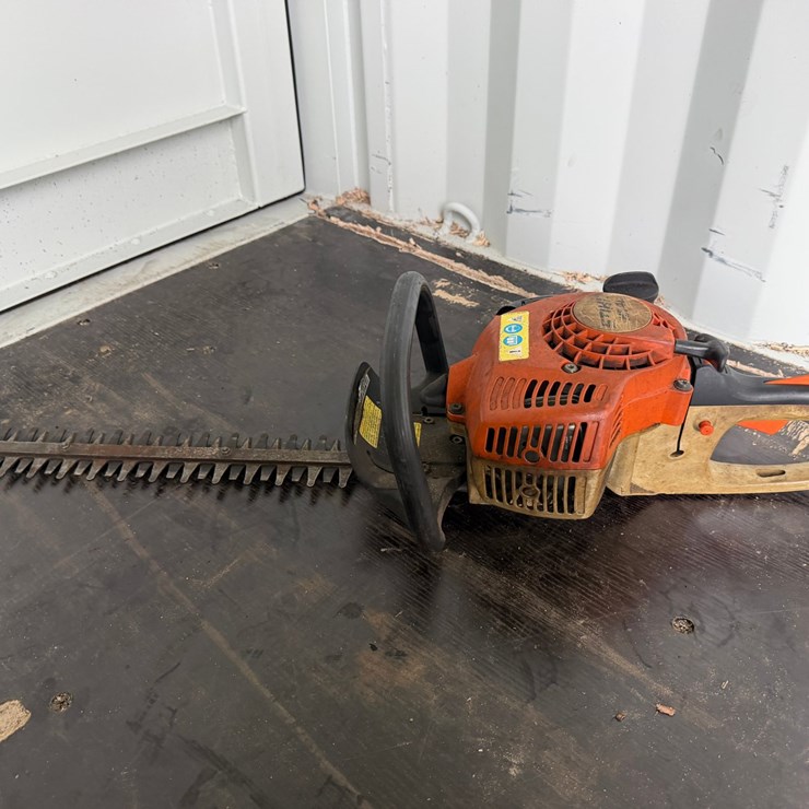 #6081 • STIHL HS48 Hedge Trimmer