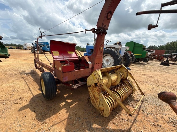new-holland-718-image-3