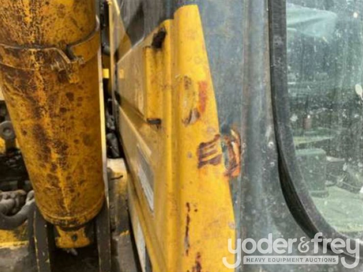 2017-komatsu-pc210-lc-11-image-24