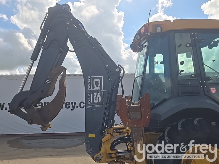 2020-deere-310sl-image-26