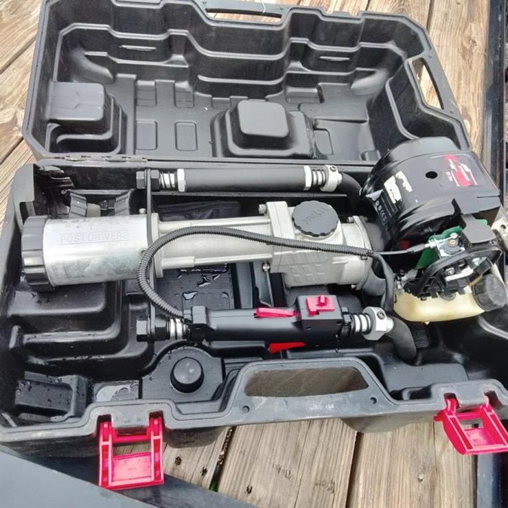 #153 • Titan Gas Operated Post Driver w/Case
